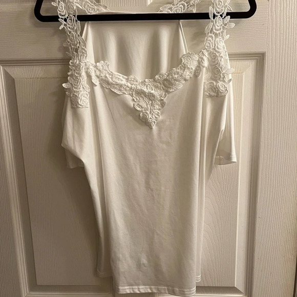 2X~WHITE BLOUSE~ LACE SHOULDERS~NWOT~ - Picture 9 of 9